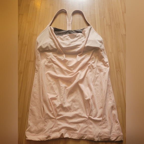 Lululemon sports top Lt Pink and Grey built in Sports Bra - Picture 2 of 2